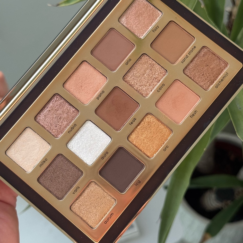 Golden Eyeshadow Palette